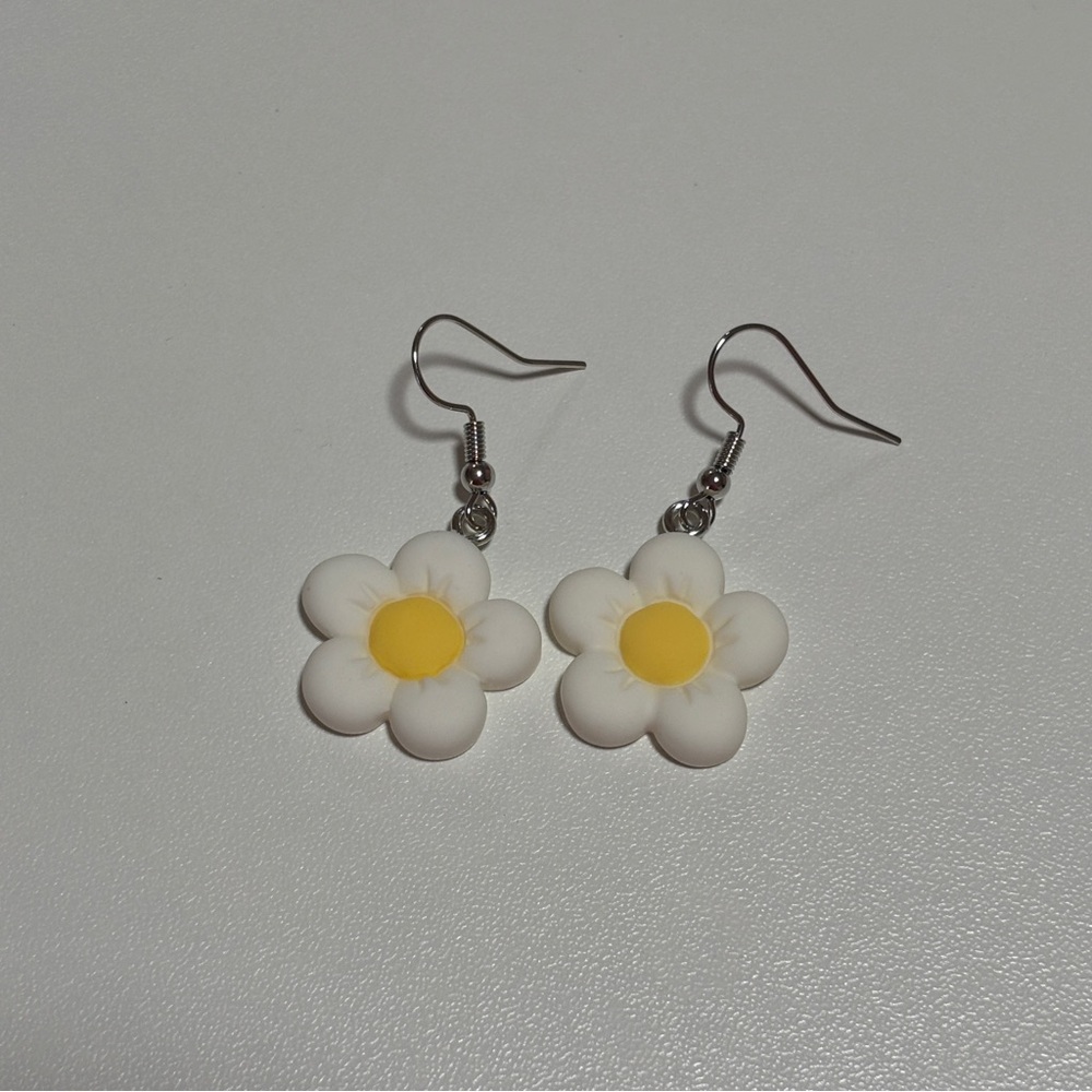 Daisy Flower Earrings